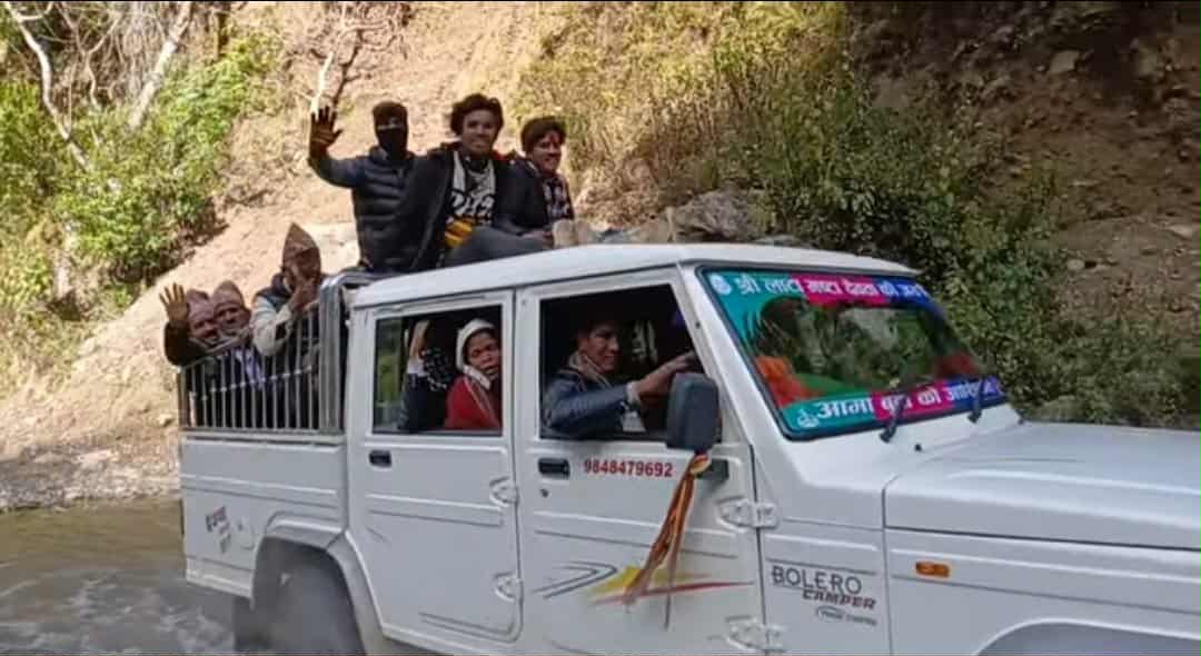 सायलगाडमा पक्की पुल नहुँदा यात्रु र चालकलाई सास्ती