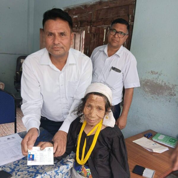 ७९ वर्षको उमेरमा नागरिकता पाएपछि दिलसराको खुसी